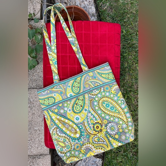 Vera Bradley Tote Bag in Yellow Green Paisley Print EUC